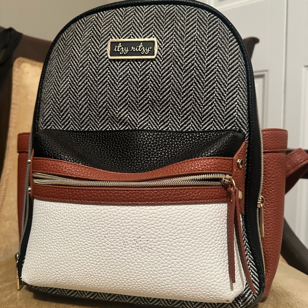 Itzy Ritzy Chevron Black and White Backpack